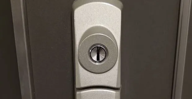 兵庫県宝塚市大成町鍵交換