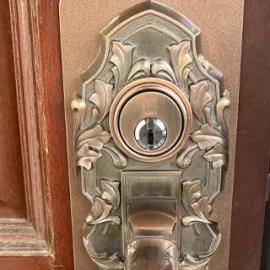 玄関ドアのサムラッチ錠を長沢製作所「924065GB」に交換｜東京都町田市旭町