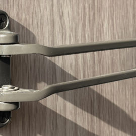 玄関のドアガードを専用工具にて解錠｜東京都町田市木曽町