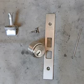 玄関鍵の分解清掃