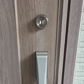 玄関の鍵を取り替えた後