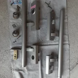 玄関の下側の鍵が回りきらない不具合を解消｜東京都北区西ケ原