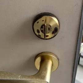 玄関ドアのサムターンの不具合を修理｜大阪府茨木市中穂積