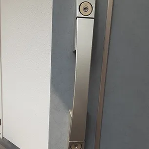 鍵の動作不良を修理した後の玄関