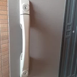 玄関のプッシュプル錠の鍵の不具合を解消｜大阪府茨木市舟木町