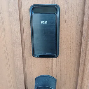 電子錠に取り替えた玄関ドア