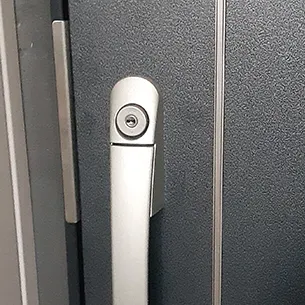 鍵穴から鍵抜きに成功