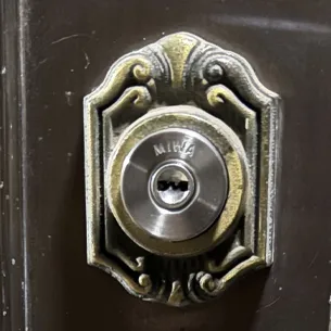 兵庫県宝塚市寿町鍵交換