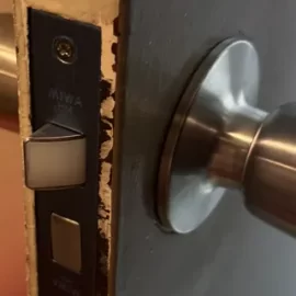 施錠・解錠玄関のドアノブを「MIWA U9 HMD-1」に交換｜兵庫県宝塚市小林