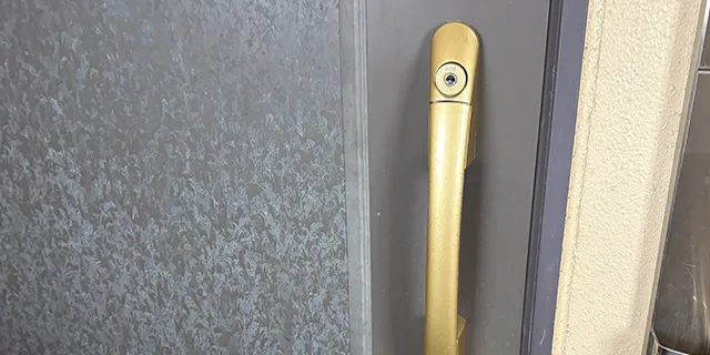 動作不良を起こした玄関の鍵を交換