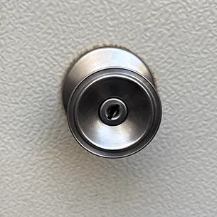 動作不良を起こした玄関の玉座