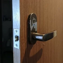 修理したトイレのレバーハンドル