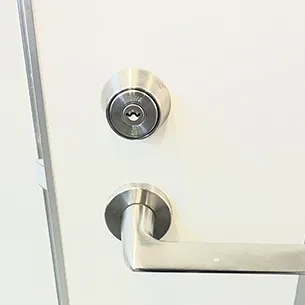 会議室の扉の鍵交換前