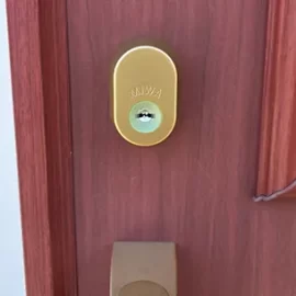 玄関のMIWAの鍵交換後