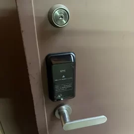 玄関を電子錠へ交換｜大阪府岸和田市春木若松町