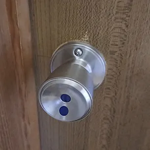 交換後のトイレのドアノブ