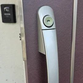 引っ越し先の家の玄関のPRシリンダー交換｜東京都葛飾区青戸
