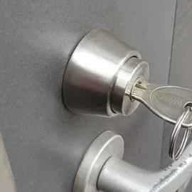 不具合を修理した玄関鍵