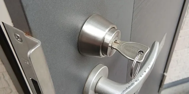 不具合を修理した玄関鍵