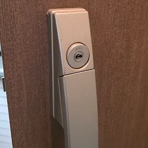 PRシリンダー交換前の玄関ドア
