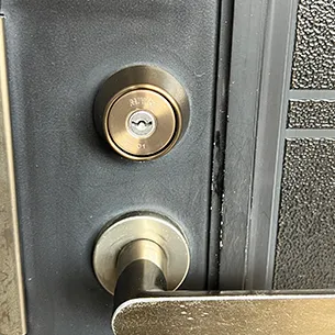 鍵交換後の自宅玄関ドア