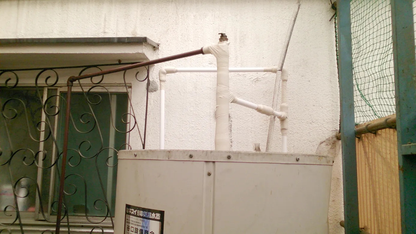 電気温水器の給湯配管