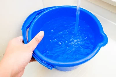 水の入ったバケツ