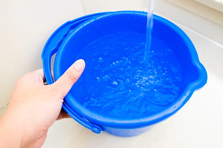 水の入ったバケツ