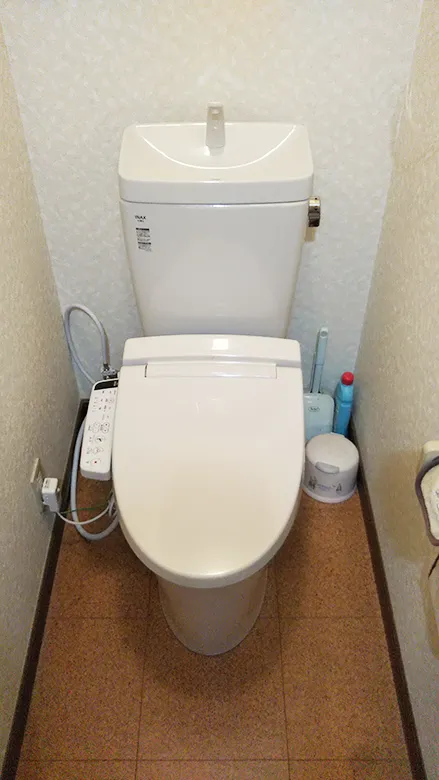 水漏れするトイレを一式取り替え