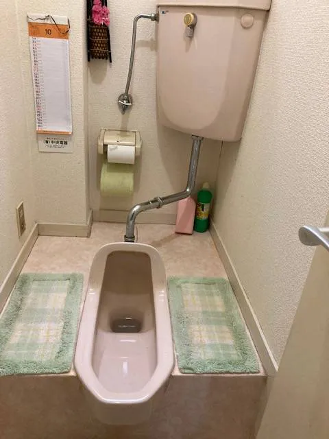 古い隅付タンク