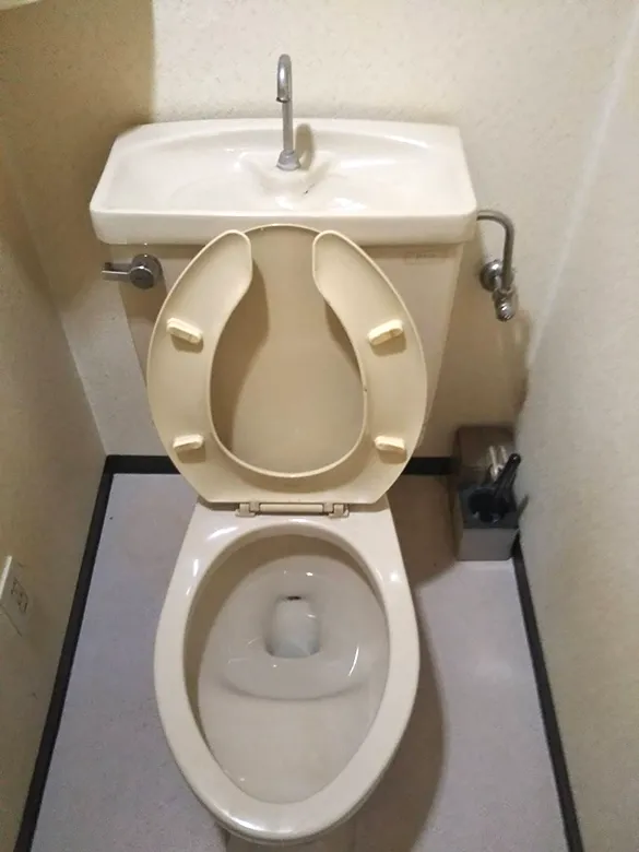 水漏れがなおったトイレ