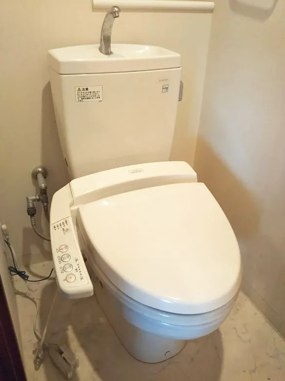 リフォーム前のトイレ