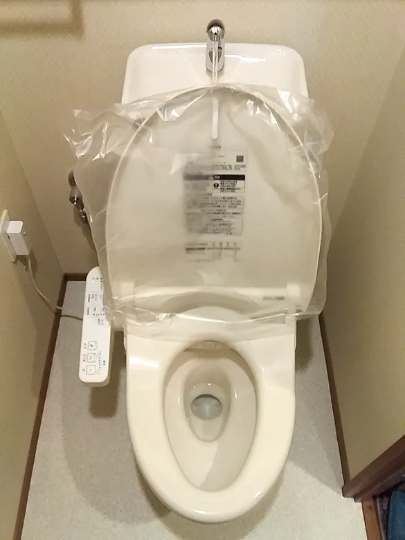 新しくなった便座とクッションフロア