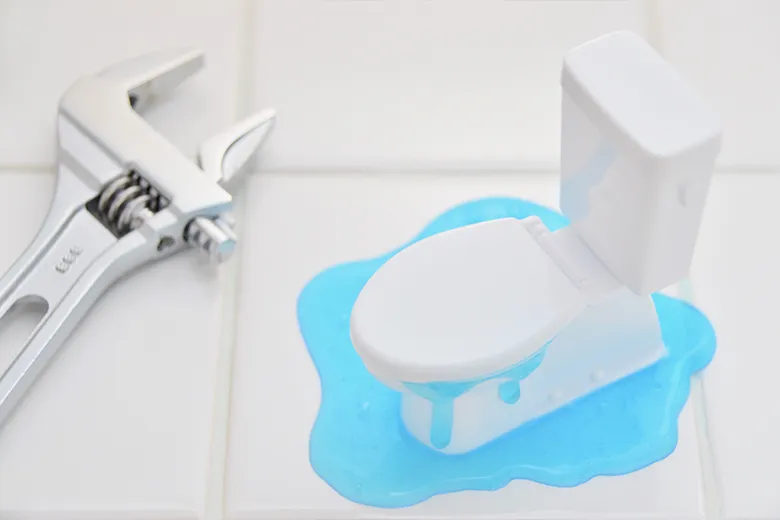 水漏れで修理しないといけなくなったトイレのイメージ