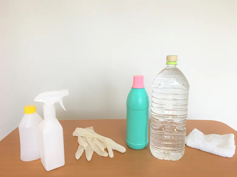 塩素系漂白剤と掃除道具