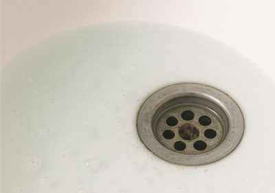 水が全く流れなくなる