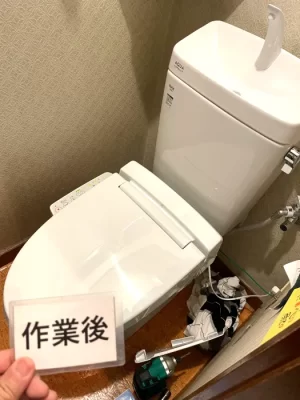 【草津市】ウォシュレットの水が止まらないトラブルに対応｜温水洗浄便座と排水部品を交換した施工事例