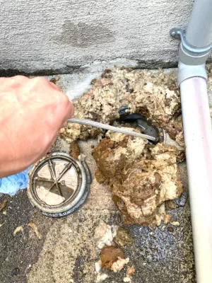 【大津市】1階トイレの詰まりに対応｜屋外汚水マスの高圧洗浄で改善した施工事例